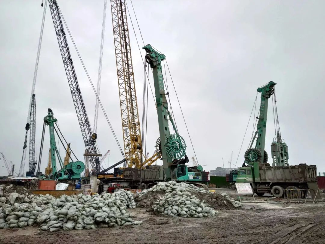 史上最大規(guī)?；禹椖客昝朗展?—— 金泰地連墻設(shè)備只管攀登不問高